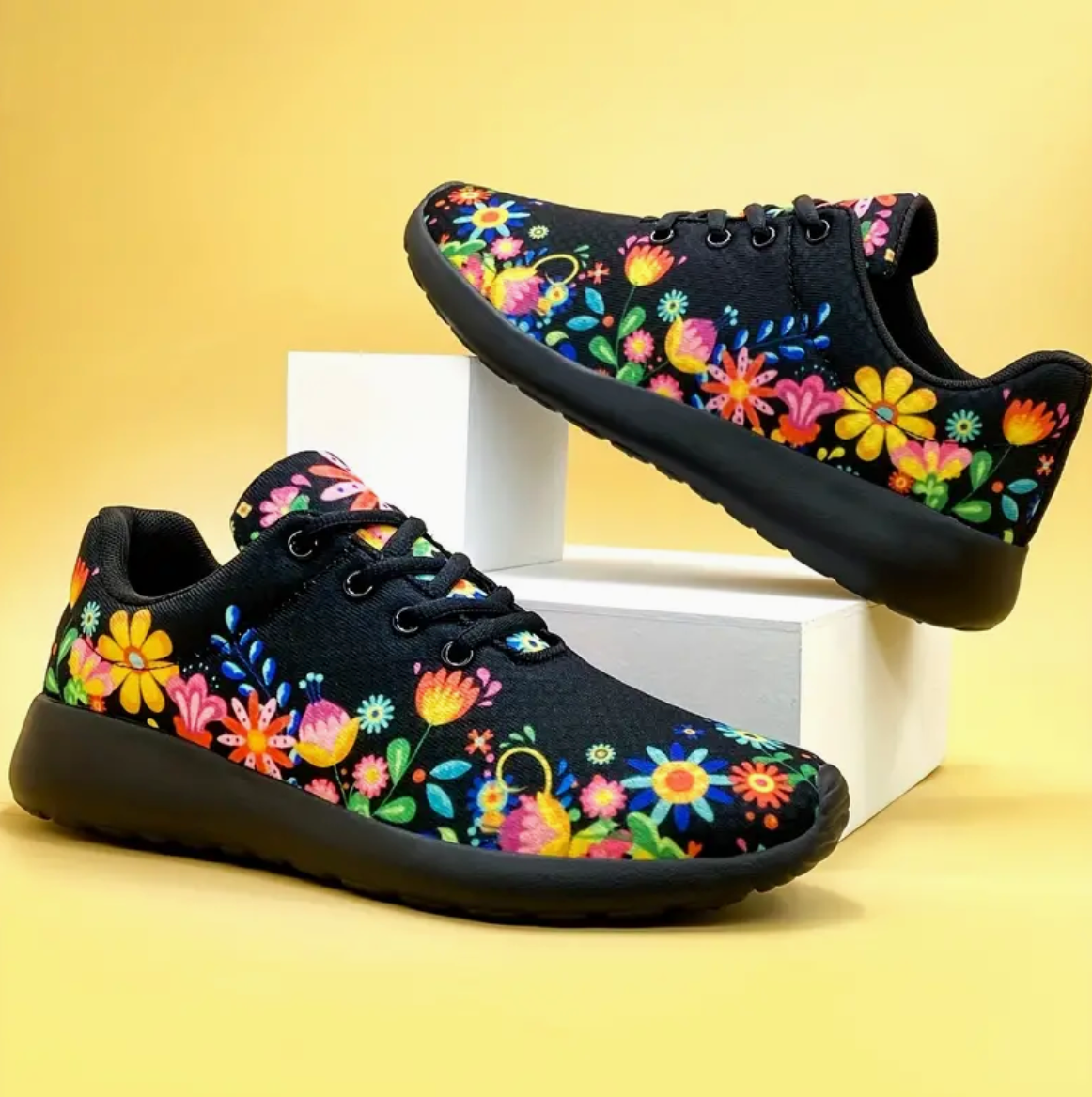 Nina - De lichte sneakers met bloemenprint