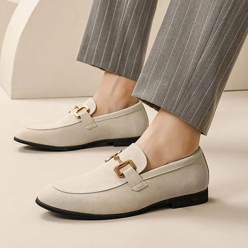 Lorenzo - Suède loafers met metalen gesp