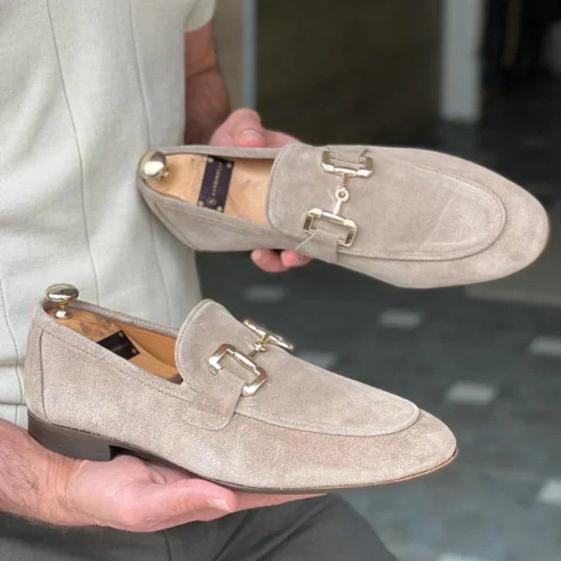 Lorenzo - Suède loafers met metalen gesp