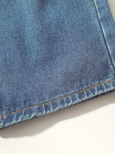 Quinn - Losvallende Rechte Jeans met Knoop