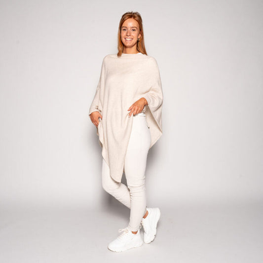 Mery - Modieuze poncho met asymmetrie